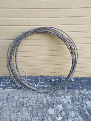20 mts de arame de aço, 7 pernas.