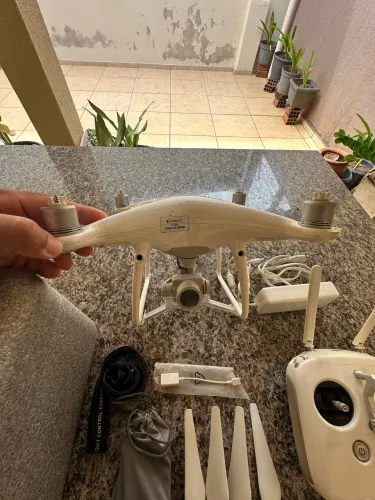 Drone DJI PHANTON 4 pro 