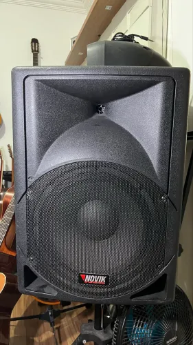 Caixa de Som Ativa Novik EVO250A Falante 12 Pol 250w