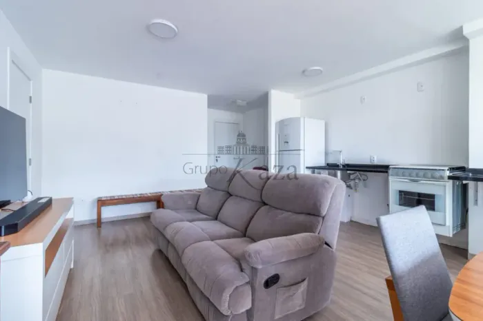 Apartamento - Barra Funda - 3 Dormitórios - 74m².