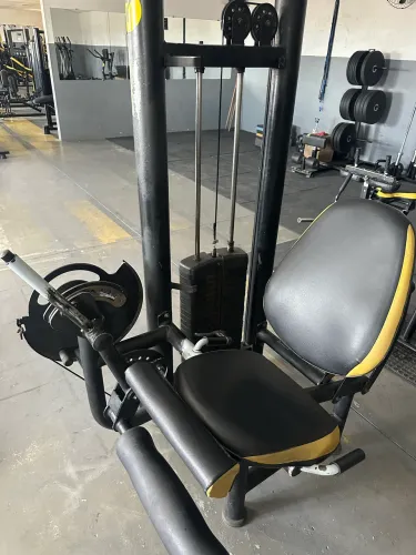Academia completa com 25 máquinas da linha buick