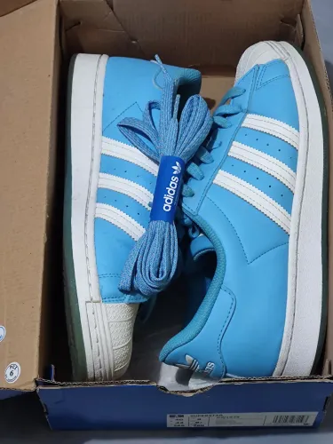 Tênis Adidas Superstar