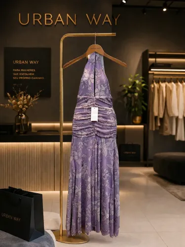 ? ? Vestido Floral Lilás Elegante ? ? Perfeito pra você arrasar em qualquer ocasião!