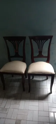 Cadeiras alto padrão usadas.