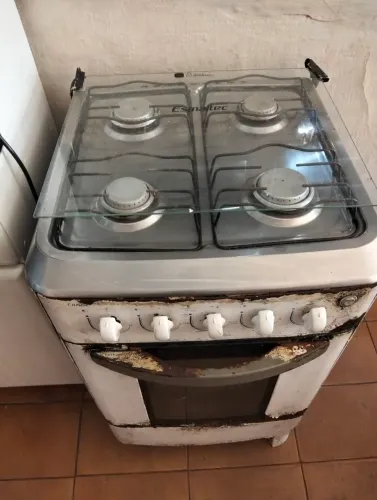 Vende-se fogão a gás