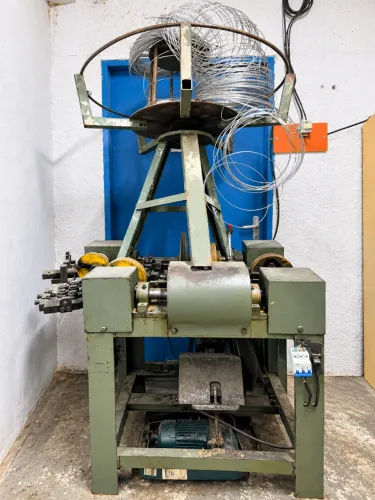 Máquina Formadora de Aros de Arame