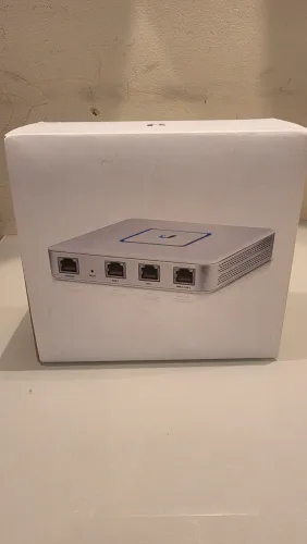 Ubiquiti UniFi Security Gateway (USG) - Estado de Novo na Caixa