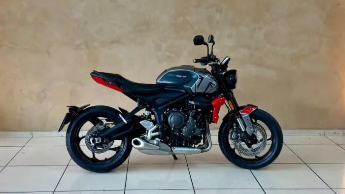 TRIUMPH TRIDENT 660