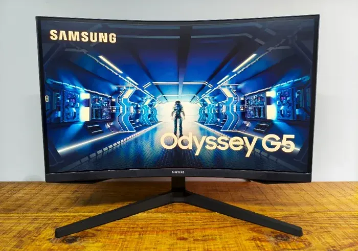 Monitor Gamer Samsung Odyssey G5 27 QuadHD 165hz Preto