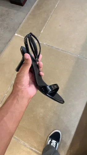 Salto preto fino 
