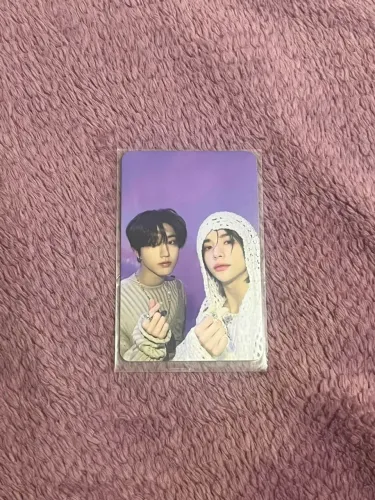 Photocard original unit do Hyunjin e do Han do Stray Kids da era Rock-Star