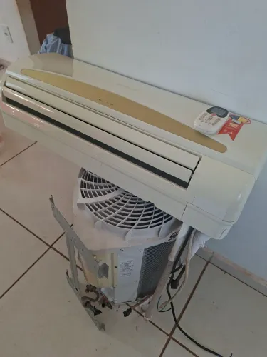 Vendo ar condicionado 9mil btus springer limpo e revisado ja instalado para você!!