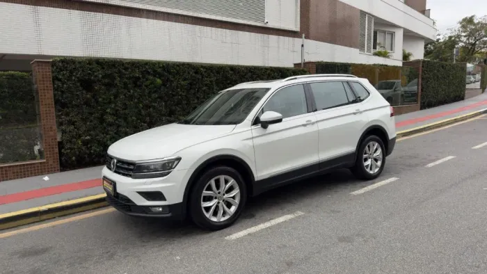 Volkswagen Tiguan Allspac Comf 250 TSI 1.4 Flex 2018