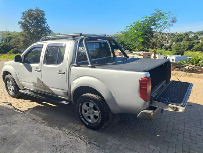 Nissan Frontier Se/se Strik CD 4X2 2.5 TB Dies. 2011