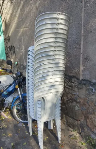 Cadeiras plásticas