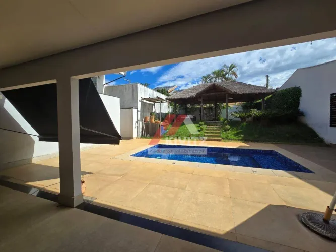 Sobrado com 3 dormitórios à venda, 290 m² por R$ 2.200.000,00 - Iate Clube de Americana -