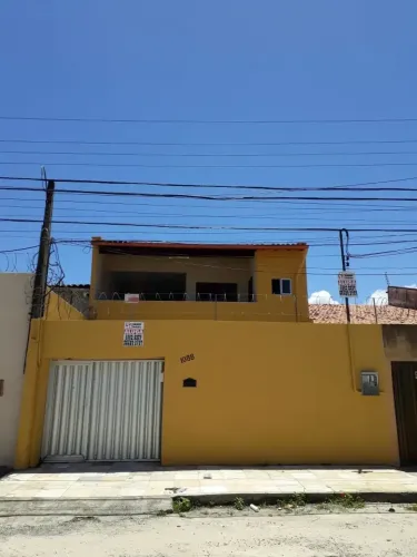 Imóvel para venda tem 247 metros quadrados com 6 quartos