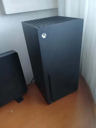 Xbox séries X , mais dois controles 