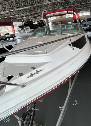 Lancha com Motor Mercruiser V8 - Churrasqueira, Prainha, Quarto e Banheiro - Revisada