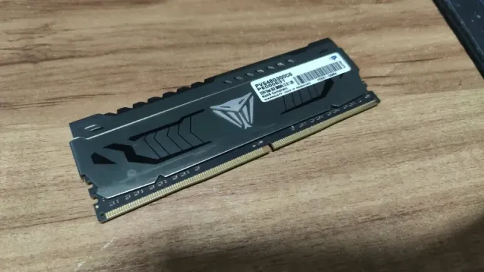 Memória RAM Patriot Viper Steel 8GB DDR4 3000MHz (Excelente Estado)