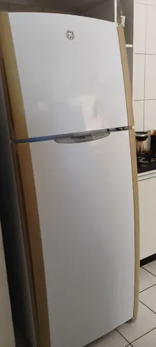 Geladeira GE Smart Fresh Technology Frost Free 