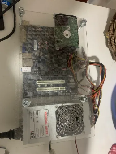 Mini gabinete computador de acrílico 