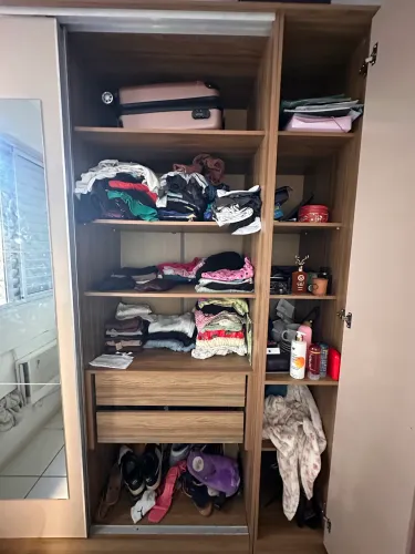 Guarda roupas perfeito estado