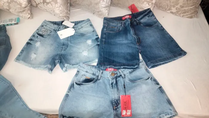 Calças jeans e bermudas 