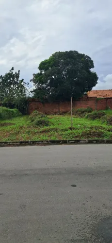 Terreno bem localizado próximo a Avenida Metropolitana e também fica a 3 km do Aeroporto 