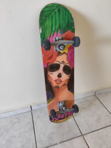 Skate feminino com pouquíssimo uso