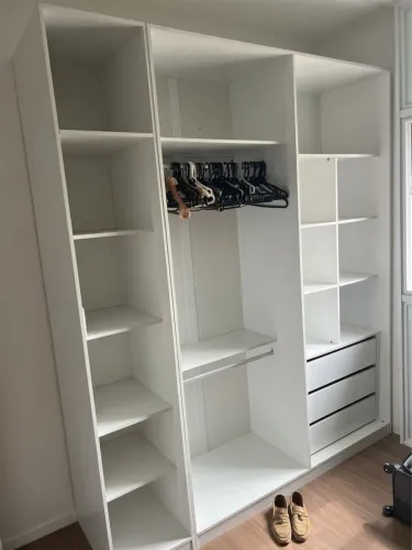 1 Closet Modulado - Com 3 Módulos em Ótimo Estado para retirada