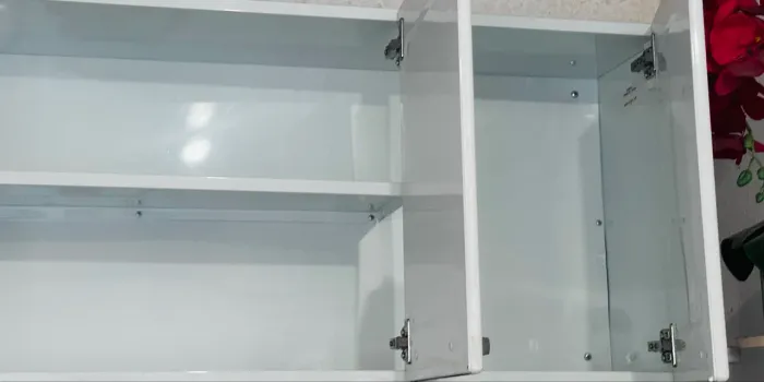 Armario aéreo 3 portas marca boa, quase sem marca de uso