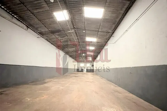 Aluga-se Galpão / Depósito / Armazém com 468m² na Vila Maria.