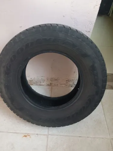 Pneu 225/70/15 Goodyear Cargo