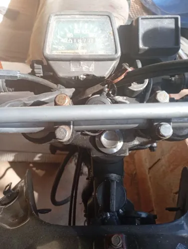 Vendo XT 600 para reformar , está funcionando mas carece de uma reforma estética,