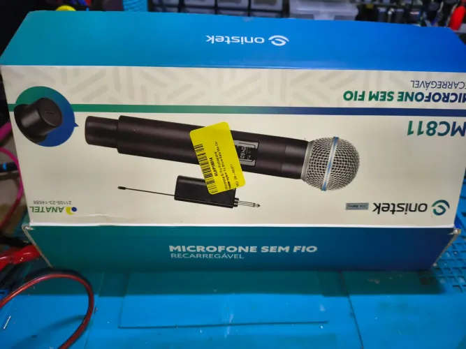 Microfone sem fio a bateria novo prático de usar 