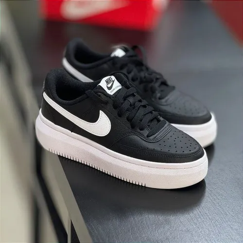 Tênis Nike court vision sola alta número 40