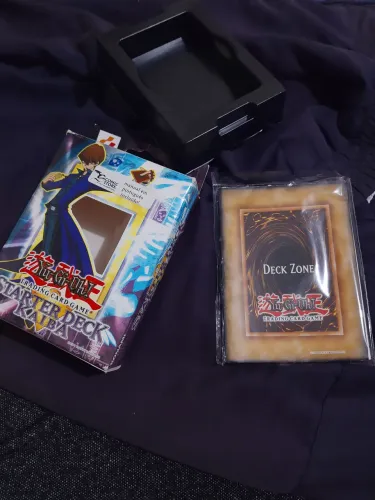 Deck vazio de yu-gi-oh antigo