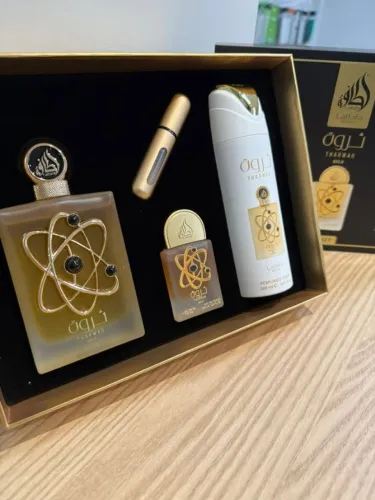 Kit Lattafa Tharwah Gold Edp - Perfume 100ml + Perfume 20ml + Desodorante corporal 200ml