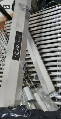 Churrasqueira elétrica Inox na embalagem 