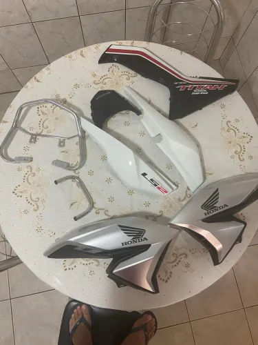 Vendo várias peças pra titan 160