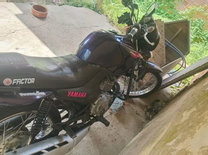 Vendo ou troco por outra moto do meu interesse moto aqui não tem nada para fazer só na