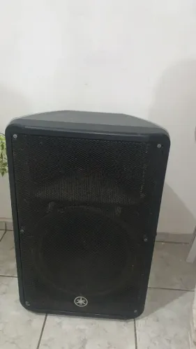 Caixa de Som Yamaha DBR15