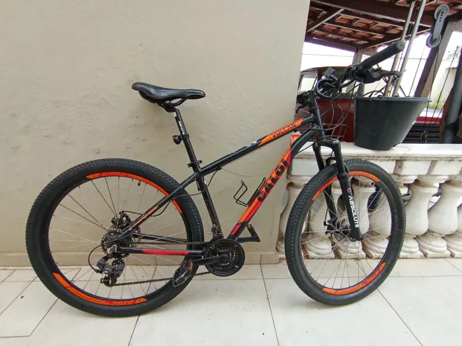 Bicicleta Caloi Vulcan Aro 29 - Freio a Disco - 21 Marchas - Excelente Estado