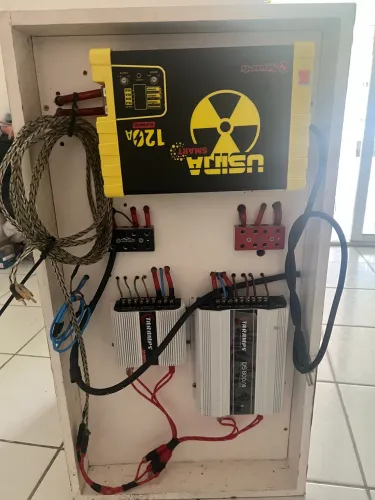 Caixa de som quatro via completo tudo instalado para quem gosta de coisas boa!