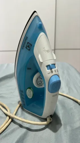 Ferro de passar roupa Electrolux