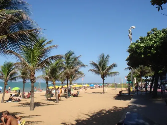 Lindo Apê Praia de Itapoã (ao lado da Praia da Cpsta) 2 qtos suite Local Top Amplo