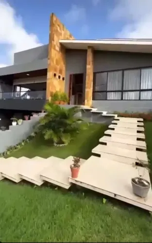LM vende Graciosa CASA em Gravatá - PE com 4 QTs /2st no Condomínio Nossa Senhora Auxilia