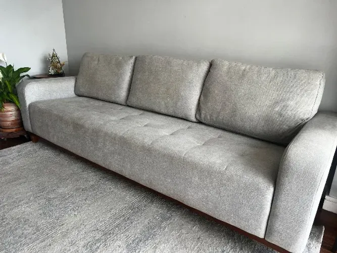 Sofá 2,50m em tecido Bouclé cinza