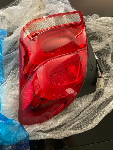Lanterna Traseira Tracker 2017,2018,219 com Led